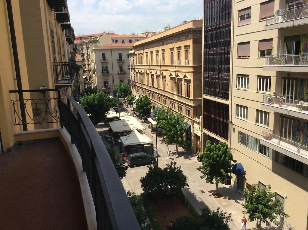 Home In City Palermo Apartman