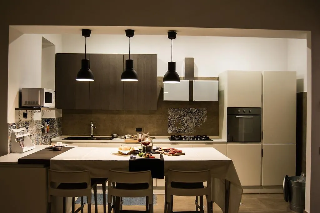 Home In City Palermo Apartman
